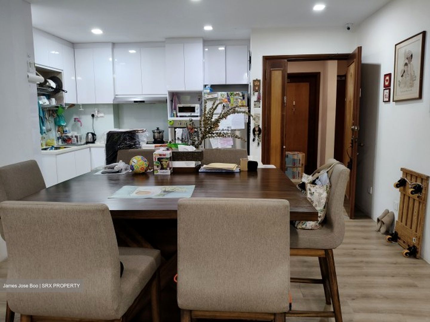 High Oak Condominium (D21), Condominium #611403581